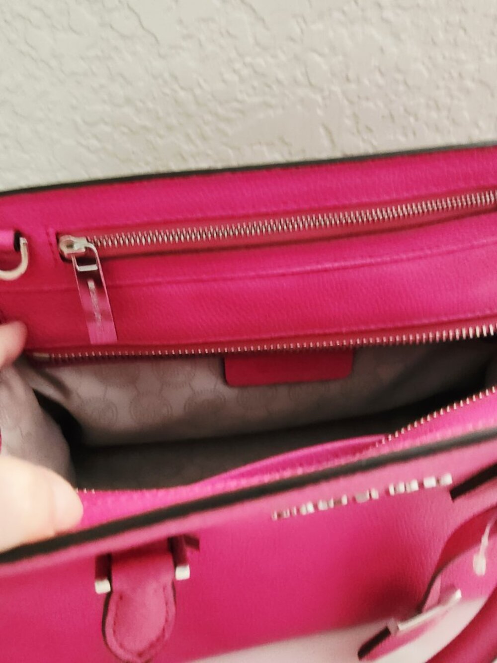 Like New Michael Kors Rasberry Pink Shoulder/Crossbody Bag Purse - Picture 14 of 16